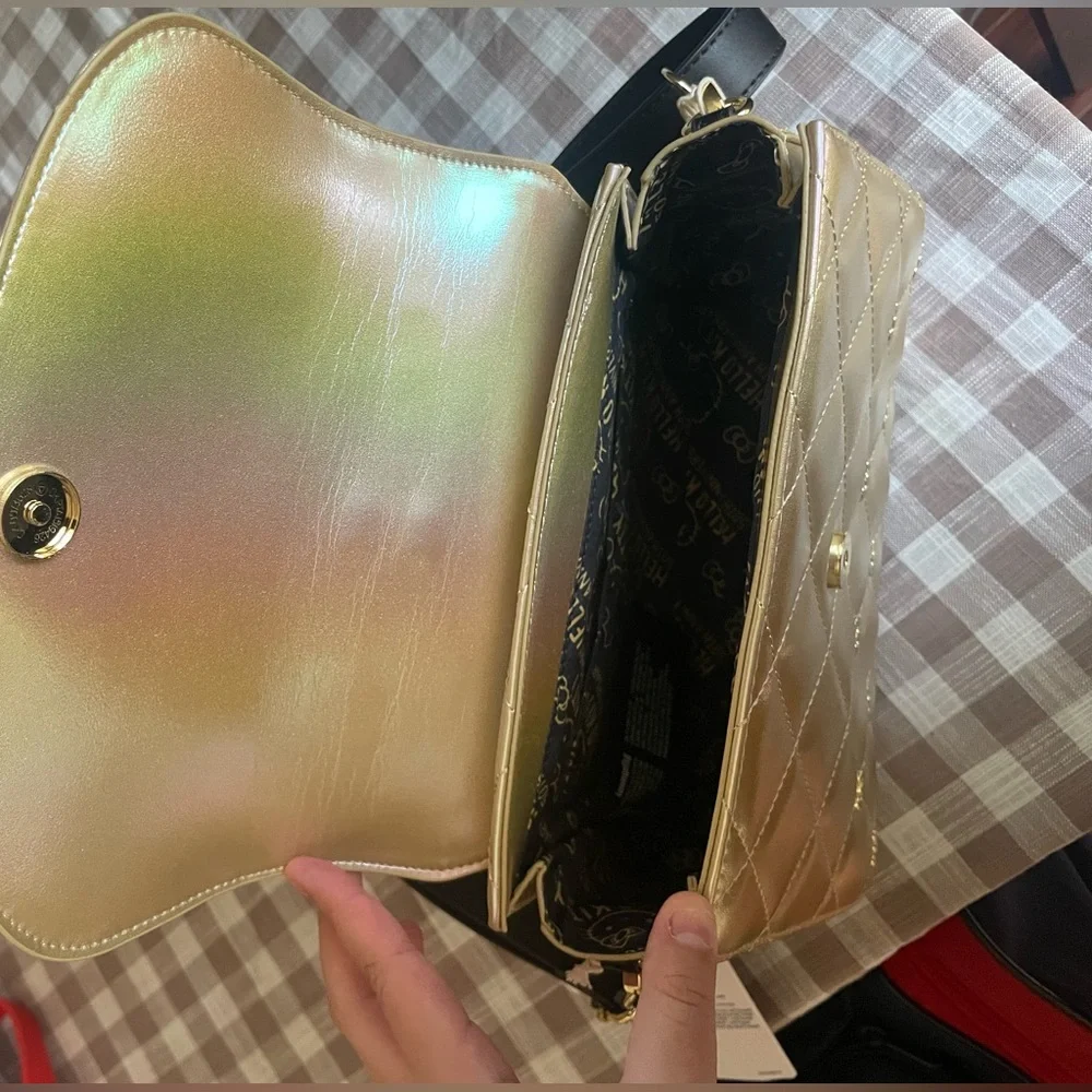 Loungefly Gold Quilted Shoulder Bag - Picture 5 of 6
